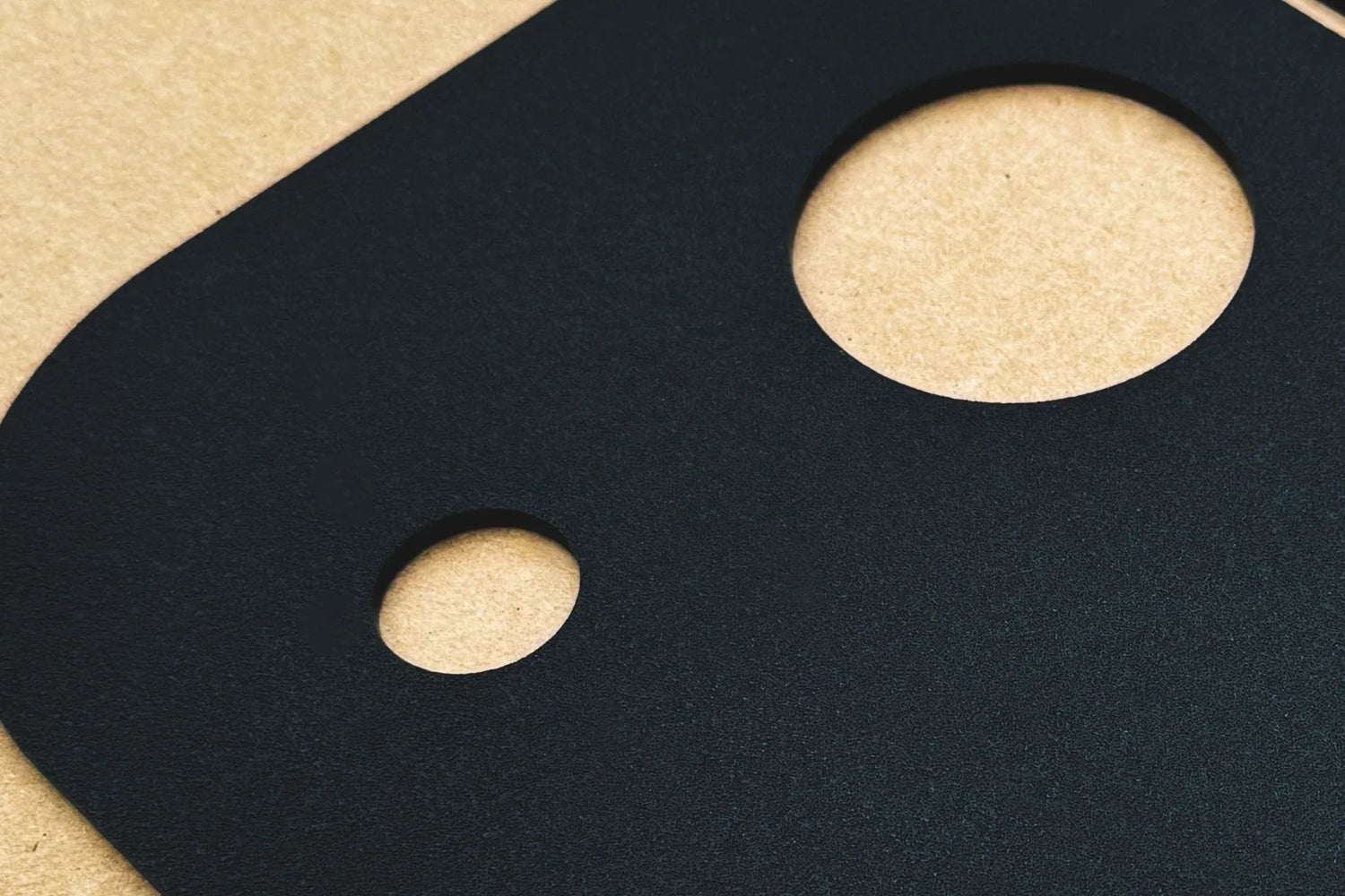 Best Material for Deer Sleds: How to Choose the Right Plastic for Long-Lasting Performance - Huntek